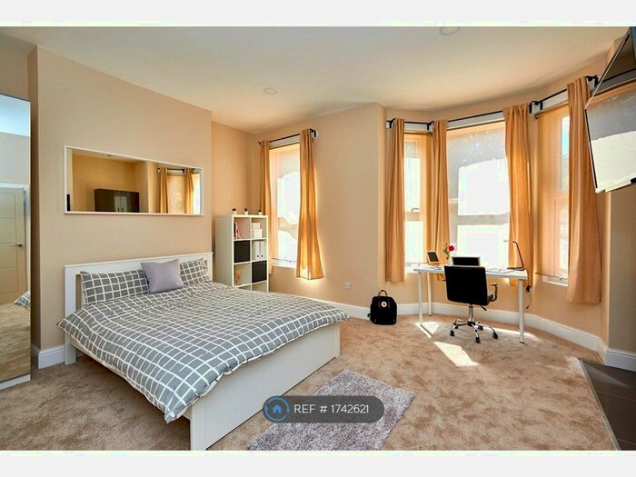 Studio To Rent In Warwick Row, Coventry, CV1