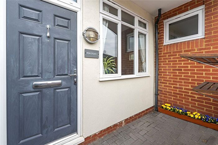 1 Bedroom Flat For Sale In Staines Road, Twickenham, TW2