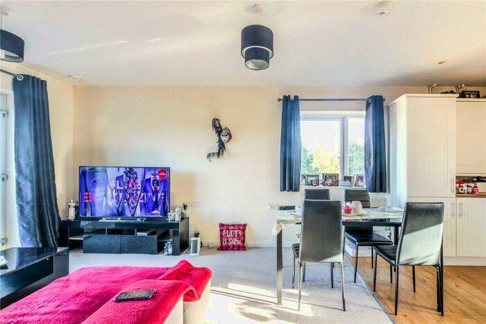 3 Bedroom Apartment For Sale In The Groves, Hartcliffe, Bristol, BS13