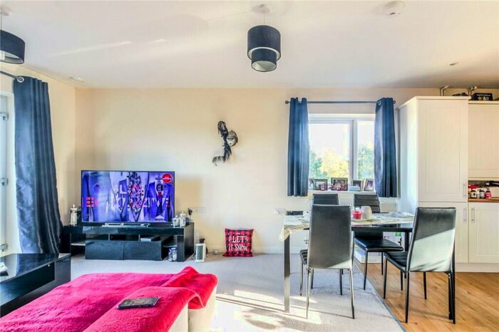 2 Bedroom Apartment For Sale In The Groves, Hartcliffe, Bristol, BS13