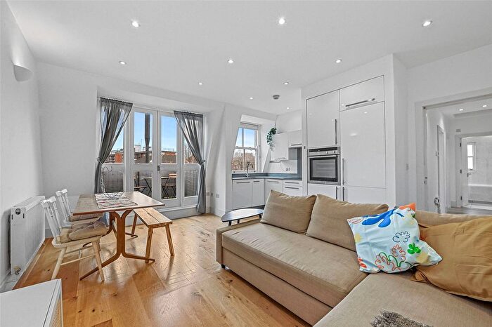 2 Bedroom Flat To Rent In Newark Street, London, E1