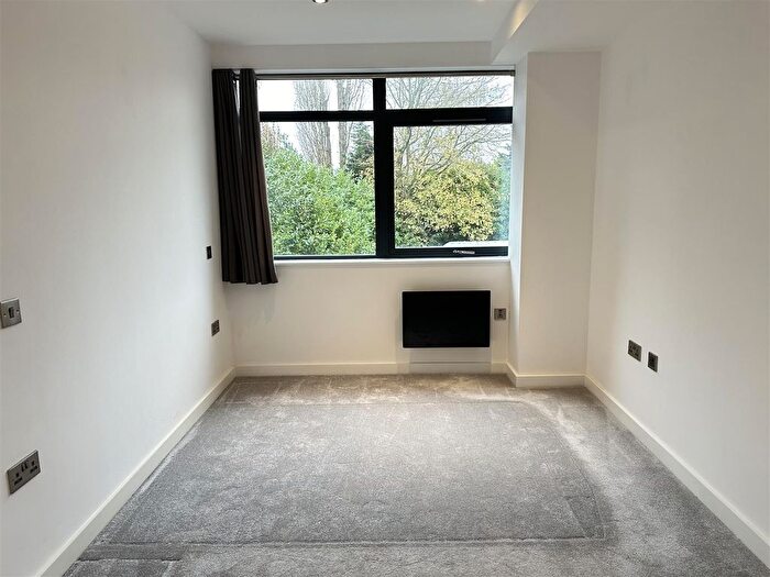 1 Bedroom Flat To Rent In Hopewood Park, Deepdene Avenue, Dorking, RH5