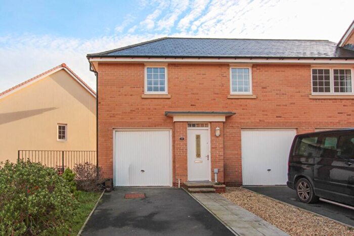 2 Bedroom Coach House To Rent In Mallory Road, Yeovil, BA21