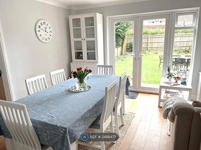 2 Bedroom Flat To Rent In Birkett Way, Chalfont St. Giles, HP8