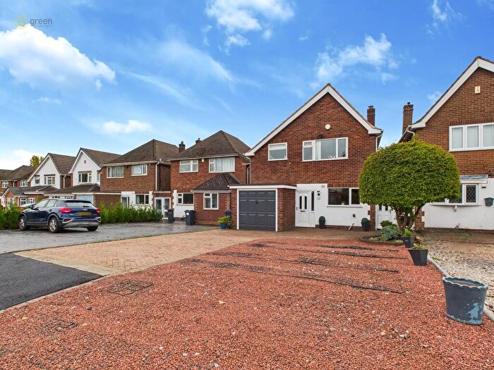 4 Bedroom Detached House For Sale In Queslett Road, Great Barr, B43