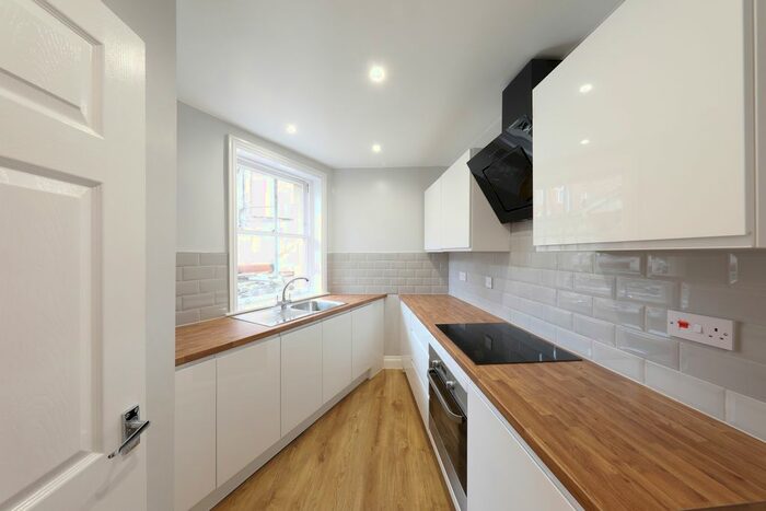 3 Bedroom Flat To Rent In A Rendezvous Street, Folkestone, CT20