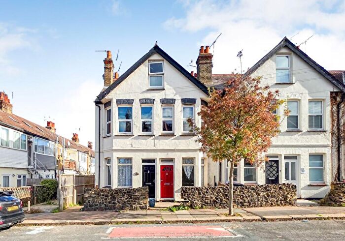 1 Bedroom Flat For Sale In Flat, Hainault Avenue, Westcliff-on-Sea, Essex, SS0