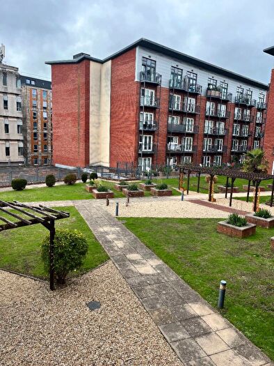 2 Bedroom Flat To Rent In City Centre Apartment Exeter, EX4