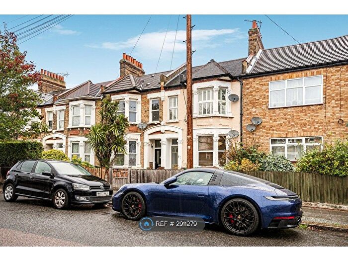 2 Bedroom Flat To Rent In Marler Road, London, SE23