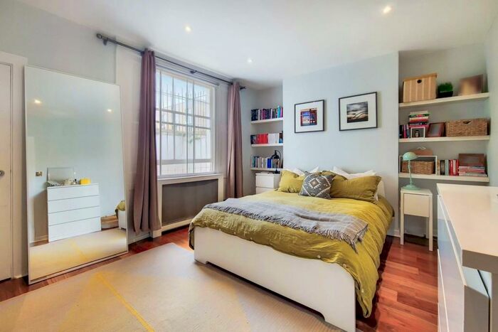 2 Bedroom Maisonette To Rent In Union Square, Islington, London, N1