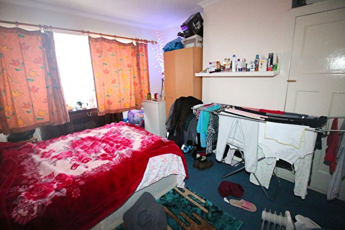 Studio To Rent In Ellerdine Road, Hounslow, Greater London, TW3