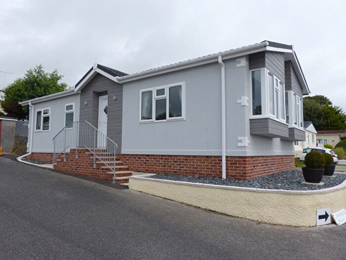 2 Bedroom Park Home For Sale In Warwick Drive, St. Austell, PL25