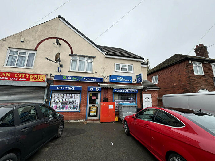 2 Bedroom Flat To Rent In Wynall Lane, Stourbridge, West Midlands, DY9