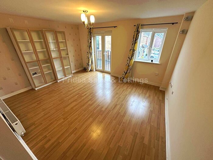 3 Bedroom Semi-Detached House To Rent In Richmond Drive, North Hykeham, LN6