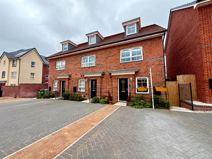 3 Bedroom Town House For Sale In Wilshaw Place, Macclesfield, SK11