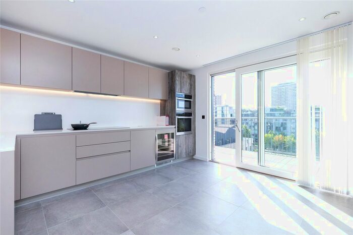 3 Bedroom Flat To Rent In Wharf Road, Islington, London, N1