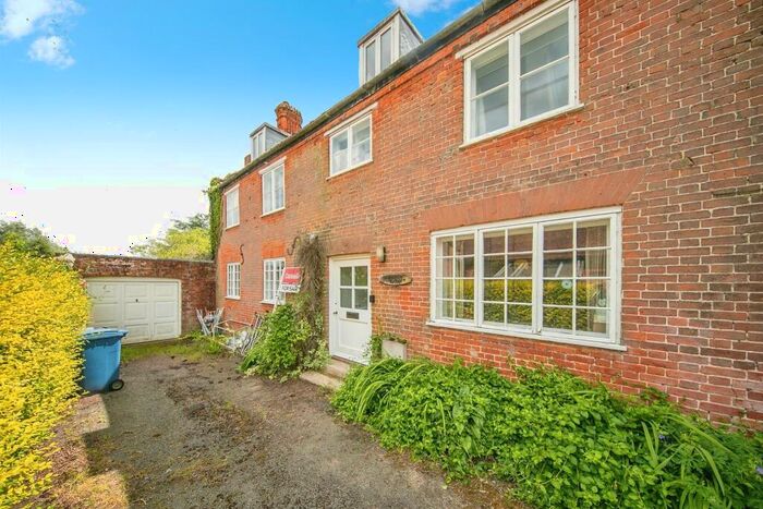 4 Bedroom End Of Terrace House For Sale In Tattingstone Park, Tattingstone, Ipswich, IP9