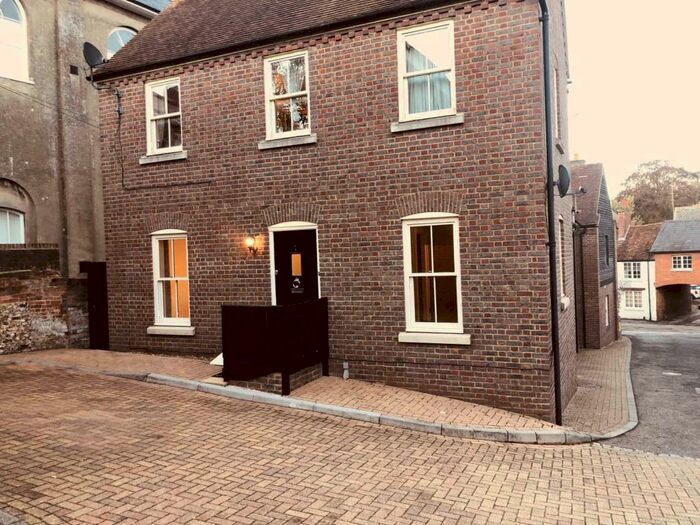 1 Bedroom Mews To Rent In Harrow Yard, Akeman Street, HP23