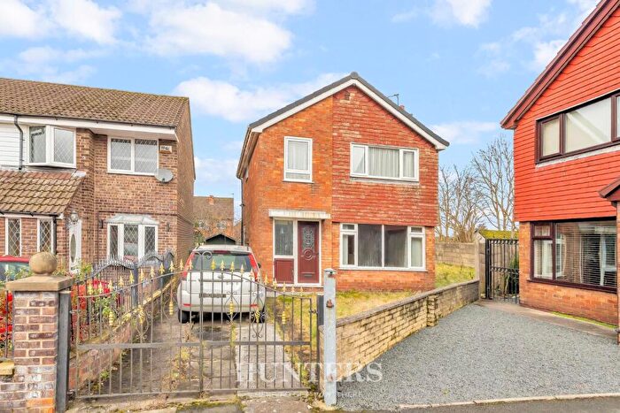 3 Bedroom Detached House For Sale In Arnold Drive, Middleton, M24