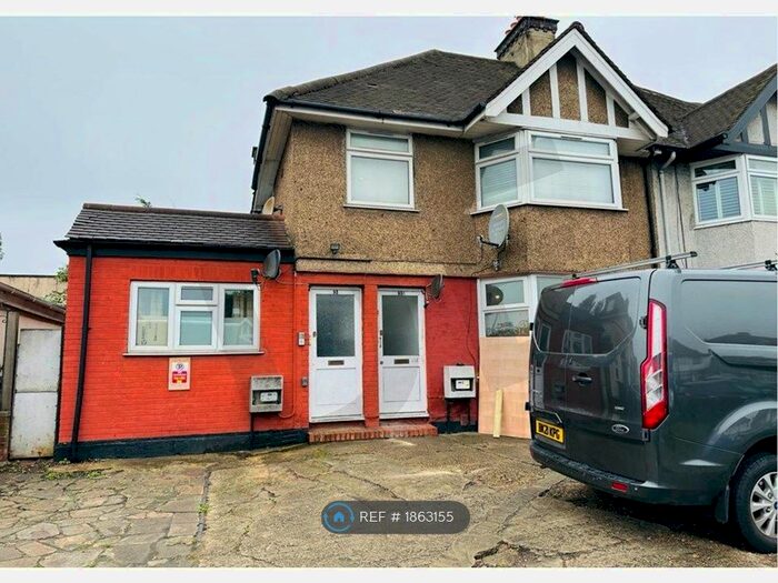 1 Bedroom Flat To Rent In Hendon Way, London, NW2