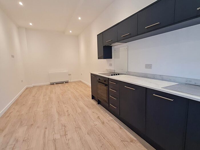 1 Bedroom Maisonette To Rent In High Street, Newport, PO30