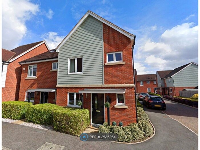 3 Bedroom Semi-Detached House To Rent In Redwood Drive, Epsom, KT19