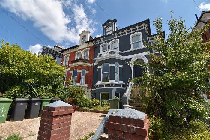 3 Bedroom Flat To Rent In St. Helens Park Road, Hastings, TN34