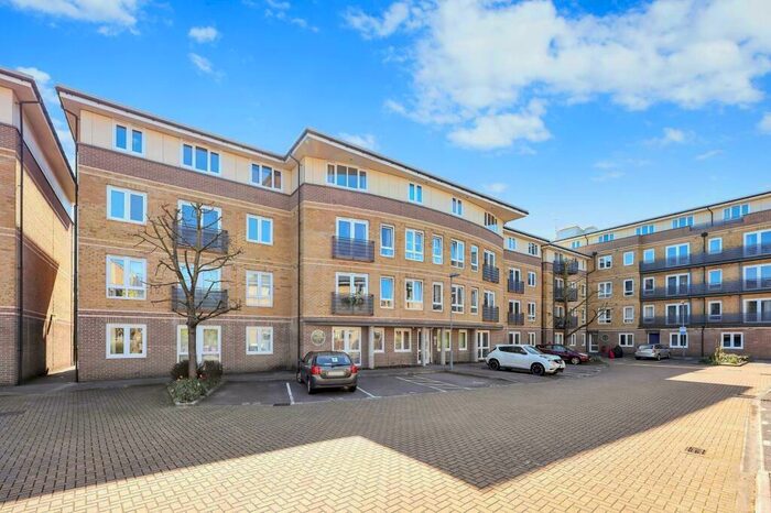 1 Bedroom Apartment To Rent In Rosegate House, Hereford Road, Bow, Bromly By Bow, Mile End, London, E3