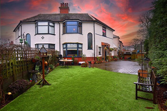 3 Bedroom Semi-Detached House For Sale In Skipton Road, Harrogate, HG1