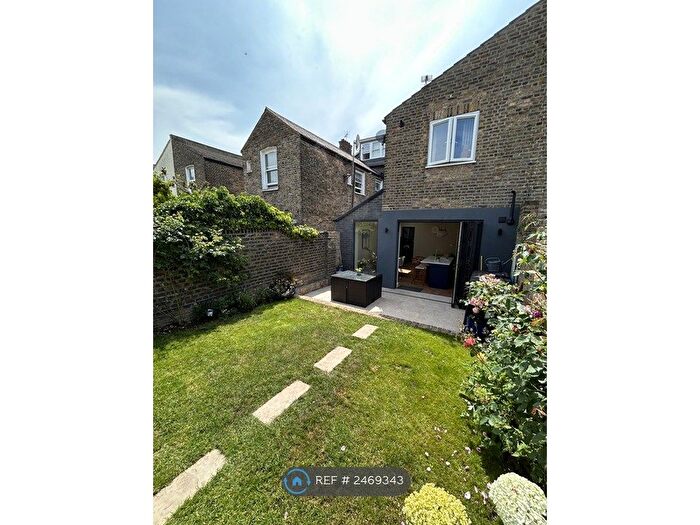 2 Bedroom Flat To Rent In Bathurst Gardens, London, NW10