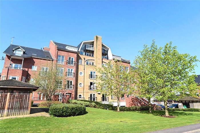 2 Bedroom Apartment To Rent In Aveley House, Iliffe Close, Reading, Berkshire, RG1