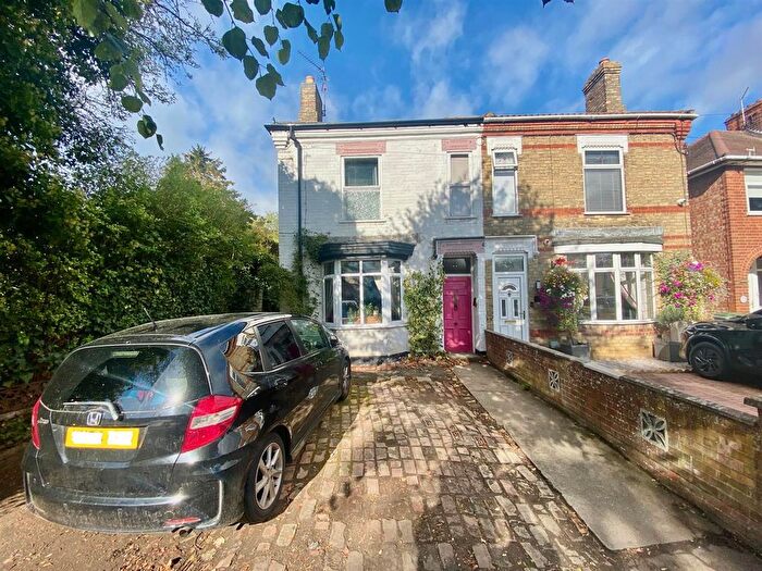 4 Bedroom Property For Sale In Oundle Road, Peterborough, PE2