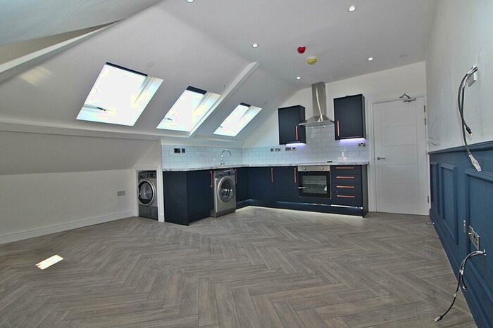 4 Bedroom Flat To Rent In Albany Road, Roath, Cardiff, CF24