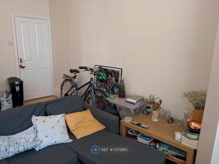2 Bedroom Flat To Rent In Barlow-Moor Road, Manchester, M21