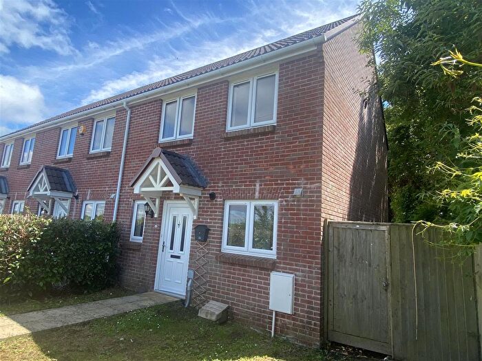 2 Bedroom Property To Rent In Monarch Road, Crewkerne, Somerset, TA18