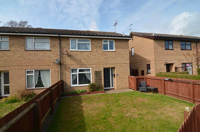 3 Bedroom Semi-Detached House For Sale In Weir Place, Kirton, IP10