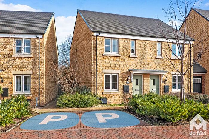 2 Bedroom Property For Sale In Castle Close, Gotherington, GL52