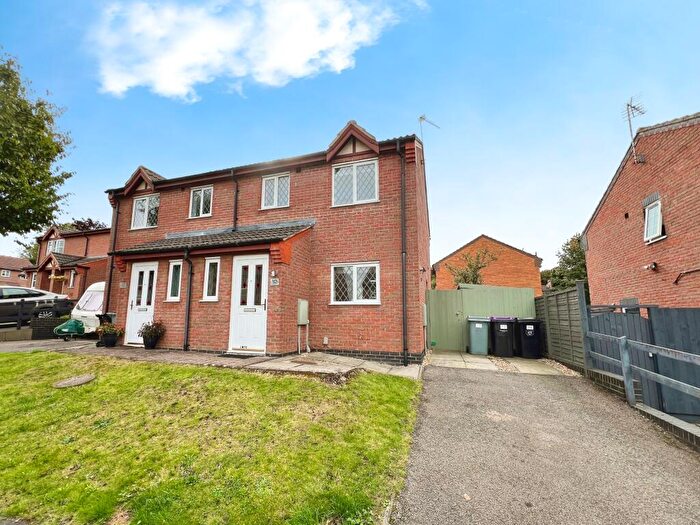 3 Bedroom Semi-Detached House For Sale In St Georges Way, Grantham, NG31