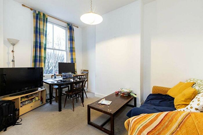 3 Bedroom Flat To Rent In Drayton Park, Highbury, N5