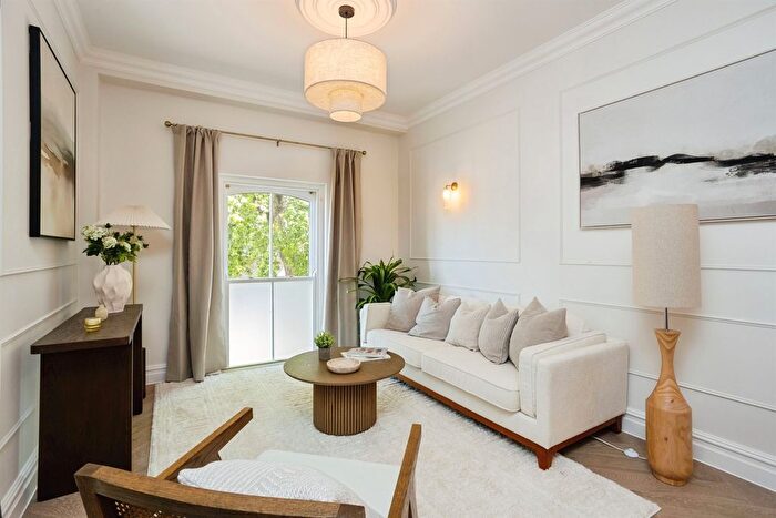 2 Bedroom Flat For Sale In Newton Road, Tunbridge Wells, TN1