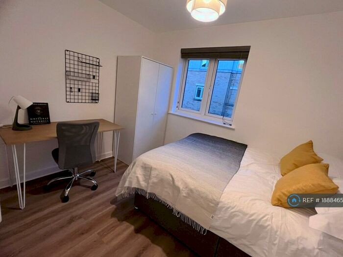 2 Bedroom Flat To Rent In The Hedgerows, Bradley Stoke, Bristol, BS32