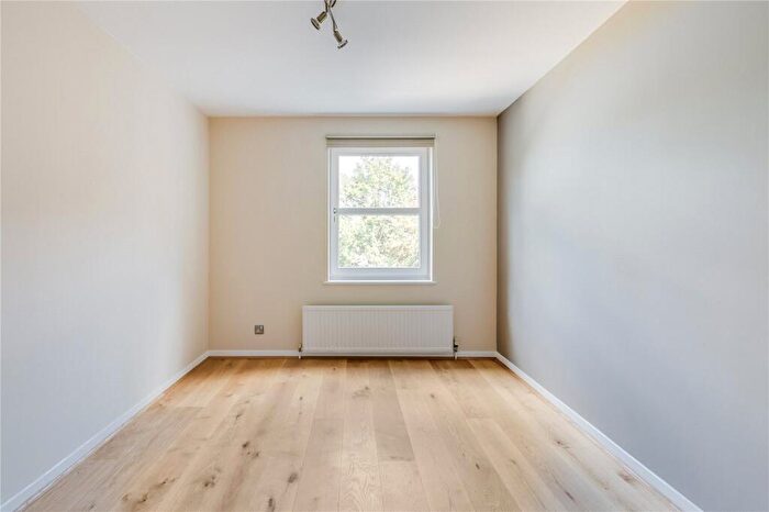 2 Bedroom Flat To Rent In Barker Drive, Camden, NW1