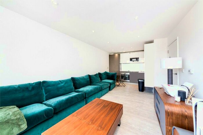 2 Bedroom Flat To Rent In Fleet Street, Brighton, BN1