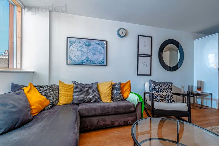 3 Bedroom Terraced House To Rent In Dean Street, Bristol, BS2