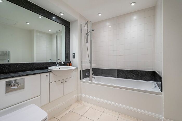 3 Bedroom Flat To Rent In Sheldon Square, London, W2