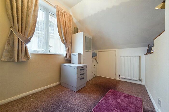 3 Bedroom Semi-Detached House For Sale In Warborough Avenue, Tilehurst, Reading, Berkshire, RG31