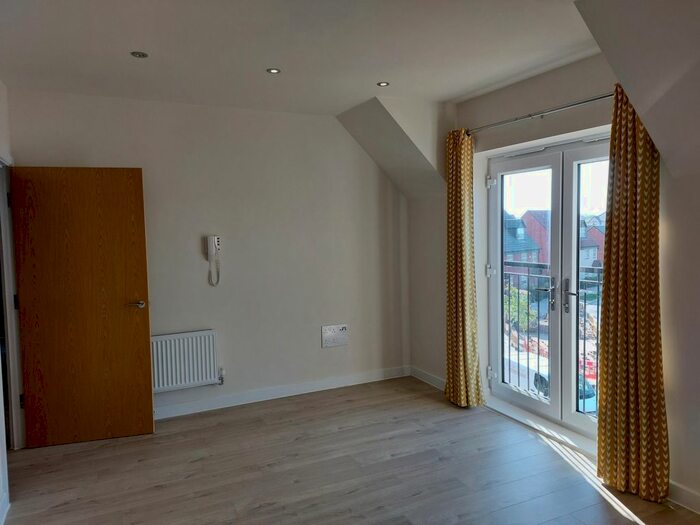 2 Bedroom Flat To Rent In Reaseheath Way, Henhull, Nantwich, CW5