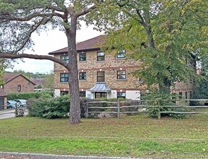 2 Bedroom Flat For Sale In Alpine Road, Redhill, RH1