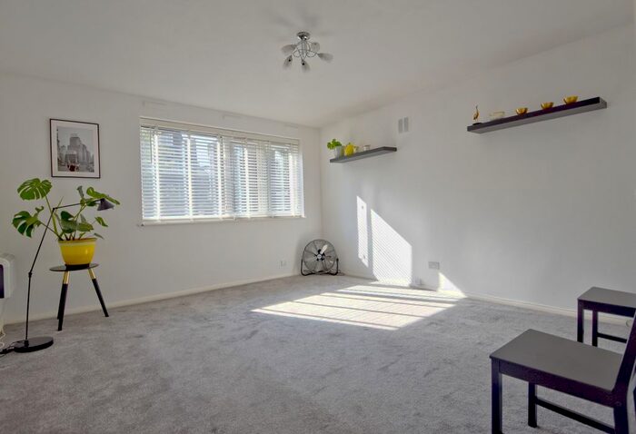 2 Bedroom Flat To Rent In Ward Road, Tufnell Park, London, N19