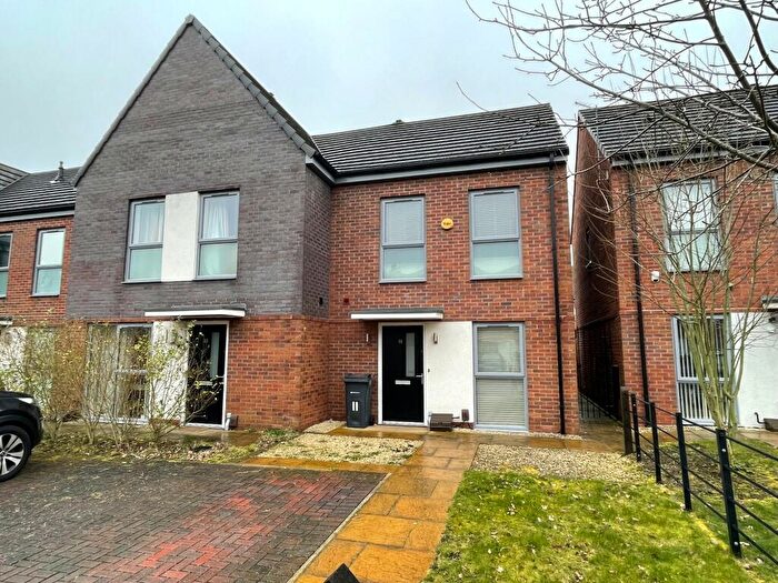 2 Bedroom House To Rent In Headley Croft, Kings Norton, B38